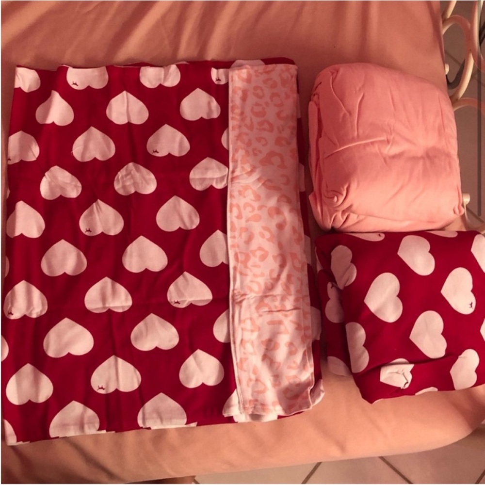 VINTAGE VICTORIAS SECRET PINK TWIN SHEET SET